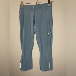 Nike Dri-Fit Cropped Leggings Size M